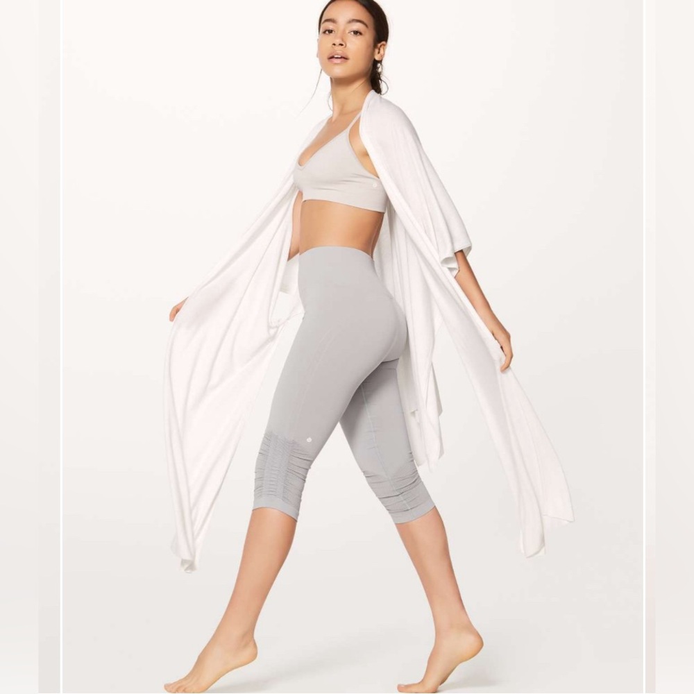 Lululemon Heart Opener Meditation Cloak
